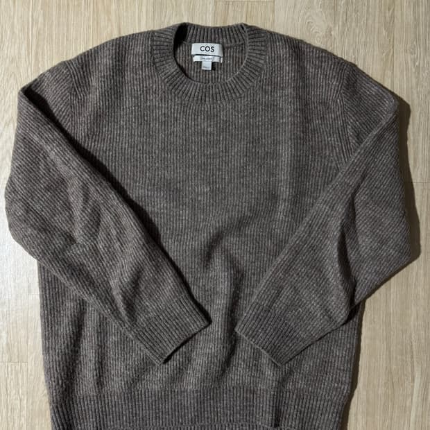 COS 크루넥 브라운 니트
