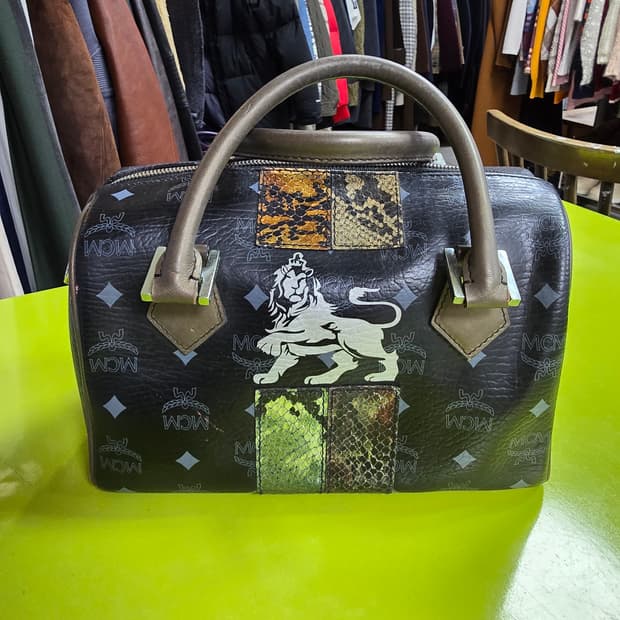 MCM 블랙 보스턴백 라이언 프린팅 (1380)