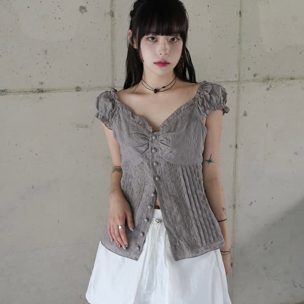 바이너리원 에크 아일렛 블라우스 그레이 지그재그 에이블리