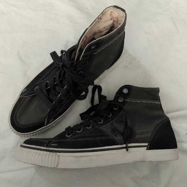 트루릴리젼 그런지 캔버스 하이탑 스니커즈