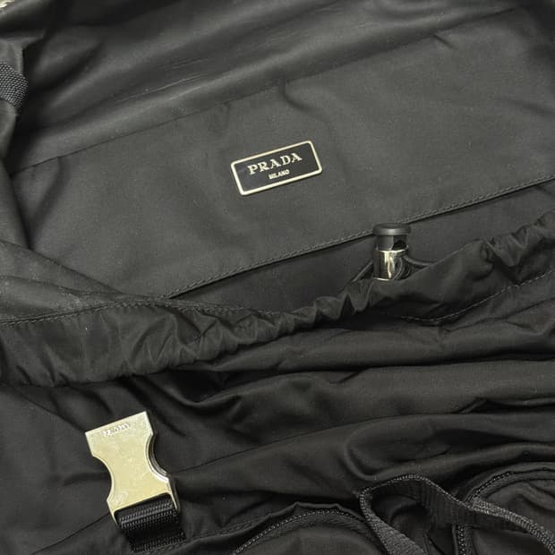 프라다 나일론 백팩 블랙