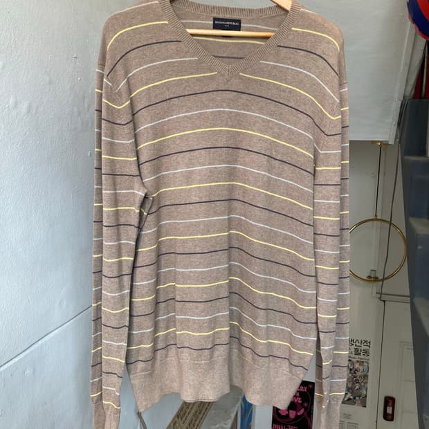 바나나 리퍼블릭 스트러이프 브이넥 니트