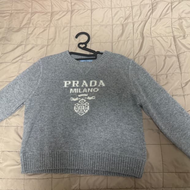 프라다 여성 니트 그레이 100캐시미어 S사이즈