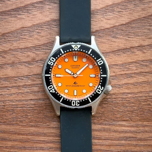 시티즌 오렌지 다이버 - 20기압 방수 빈티지 쿼츠