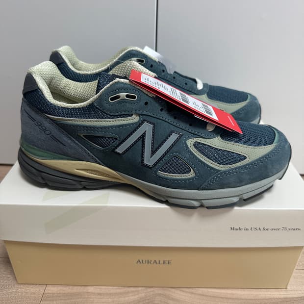 뉴발란스 x 오라리 990v4 트루퍼