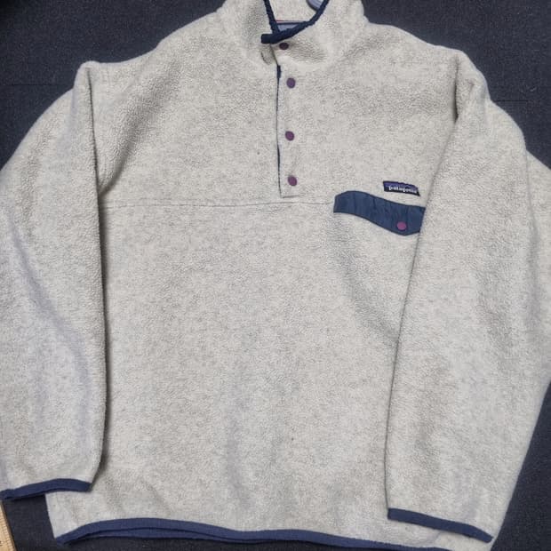 파타고니아 신칠라  오트밀 네이비  L 미국생산