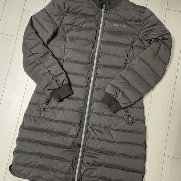 블랙야크 L켈리 다운 자켓 사이즈95(m)

스포츠웨어/아우터/구스다운점