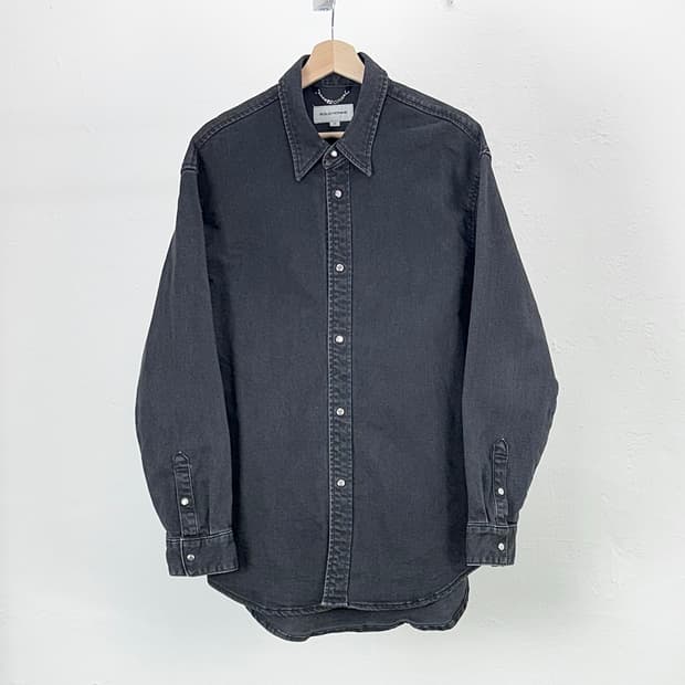 솔리드옴므 오버 흑청 데님 셔츠 자켓