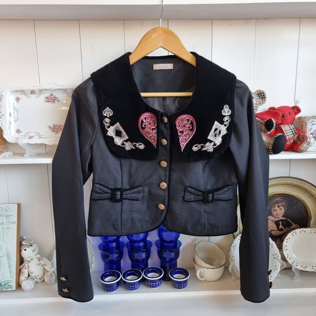 Amawel(아마벨) 트럼프 벨벳 빅카라 자켓