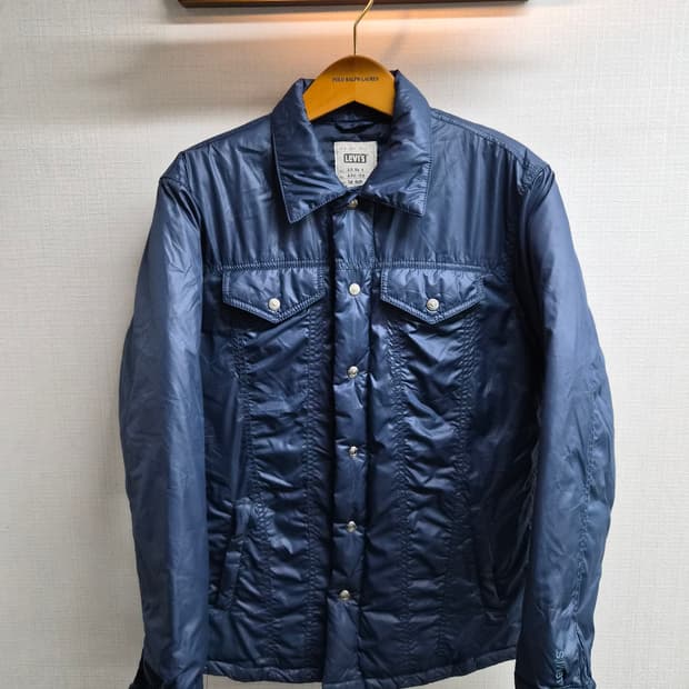 100) 리바이스 패딩 셔츠 팝니다