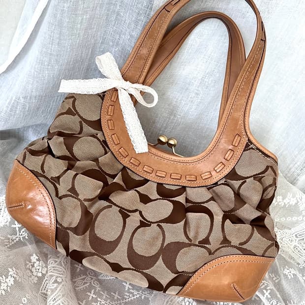 90s coach 카라멜 브라운 시그니처 자카드 레더 호보백 숄더백