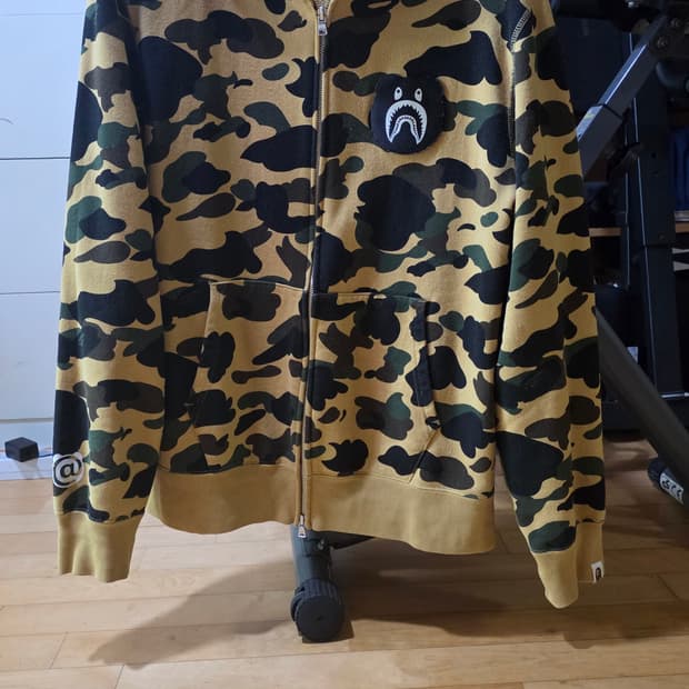 [XL] 베이프 베어브릭 1st 카모 황계 샤크후드집업