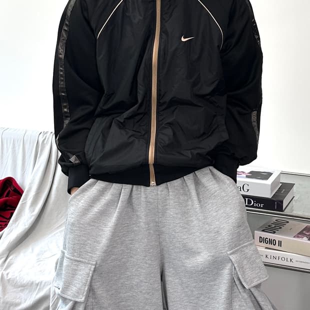 나이키 스우시 사이드라인 블랙 골드 져지 집업 L