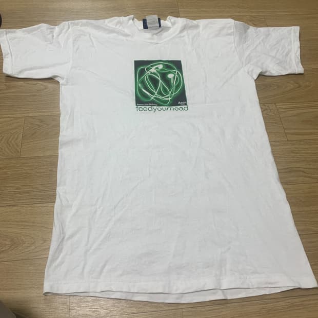 M] 01's 빔즈 25주년 x Aeon London 이어폰 반팔티