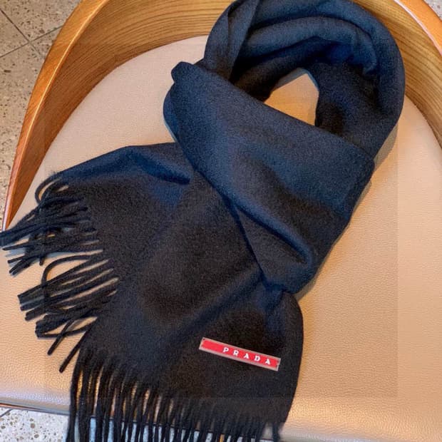 프라다 리나일론 개버딘 앤 울 스카프