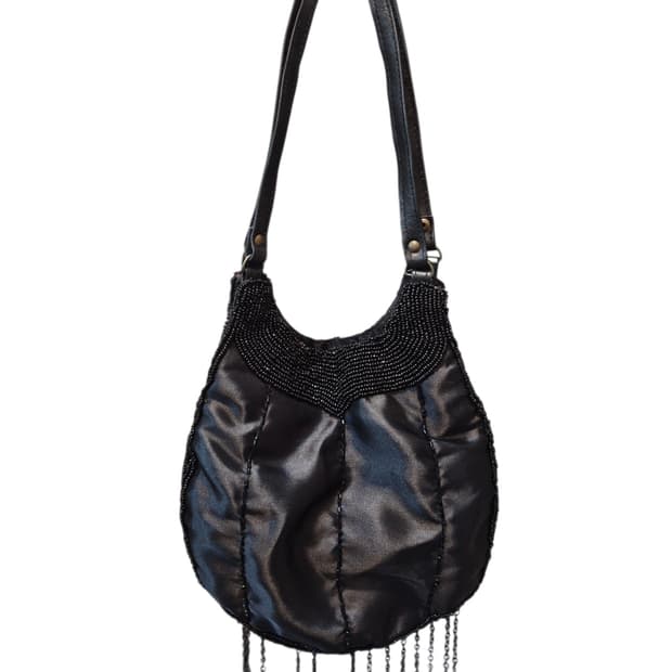 iBLUES 블랙 새틴 비즈 숄더백 태슬 장식 Y2K