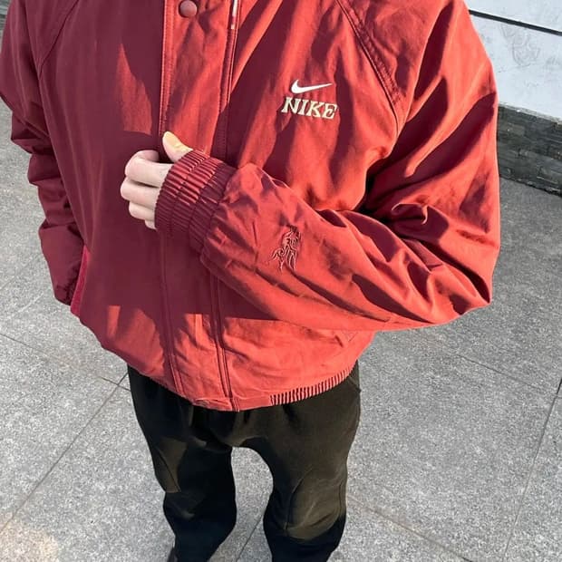 나이키 클럽 LNY 자켓 XL 다크 팀 레드