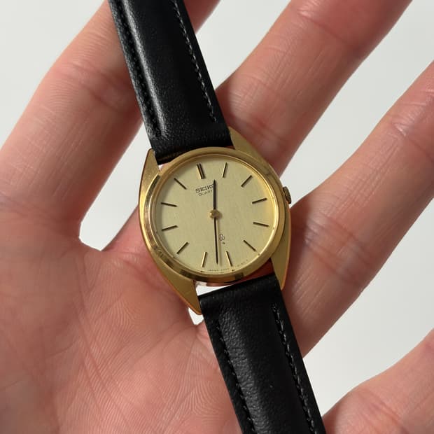세이코 1980년대 빈티지시계 골드 쿠션 라운드 쿼츠 여성