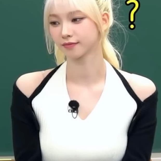 유즈 홀터넥 니트탑 레이어드 (카리나)