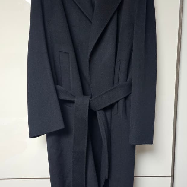 타임옴므 블랙 캐시미어 벨티드 코트
110