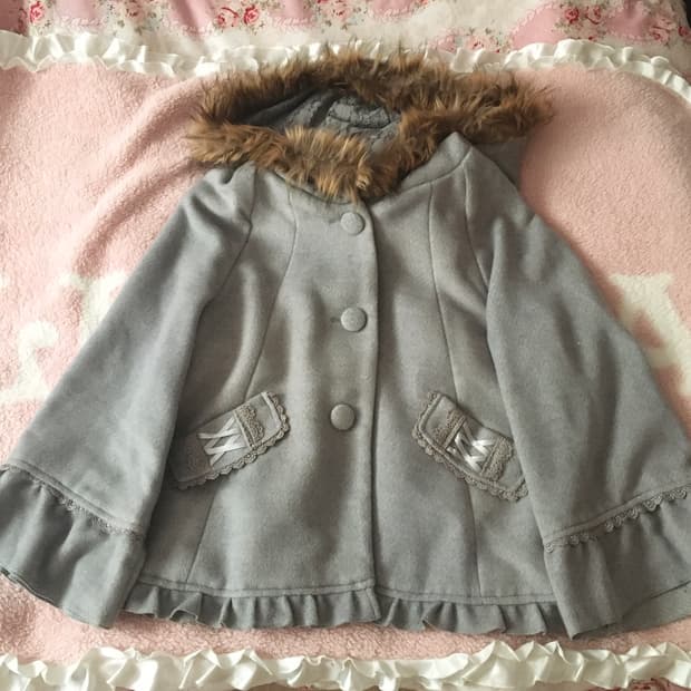 엑시즈팜 빈티지 케이프 코트 레이스 퍼 사와코 모리걸 라떼갸루