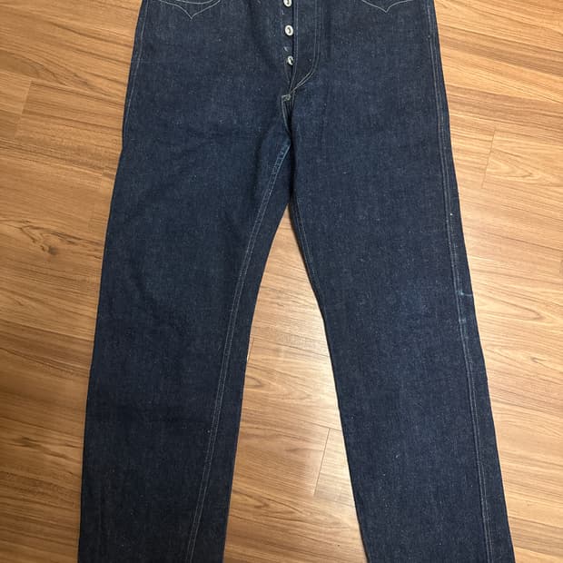 웨어하우스 x 헤라즈카페