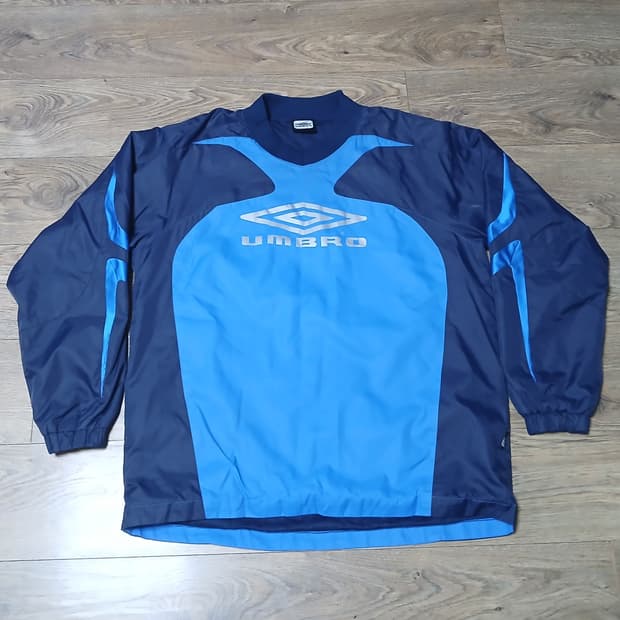 엄브로 웜업 바람막이