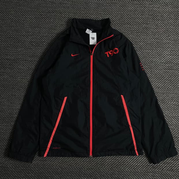 나이키 스톰핏 토탈 90 우븐 바람막이o 3211