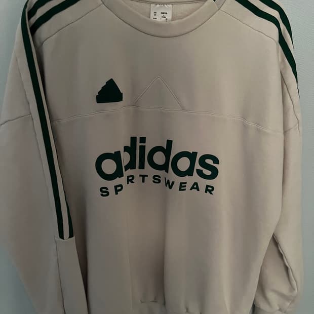 아디다스 아이보리 맨투맨