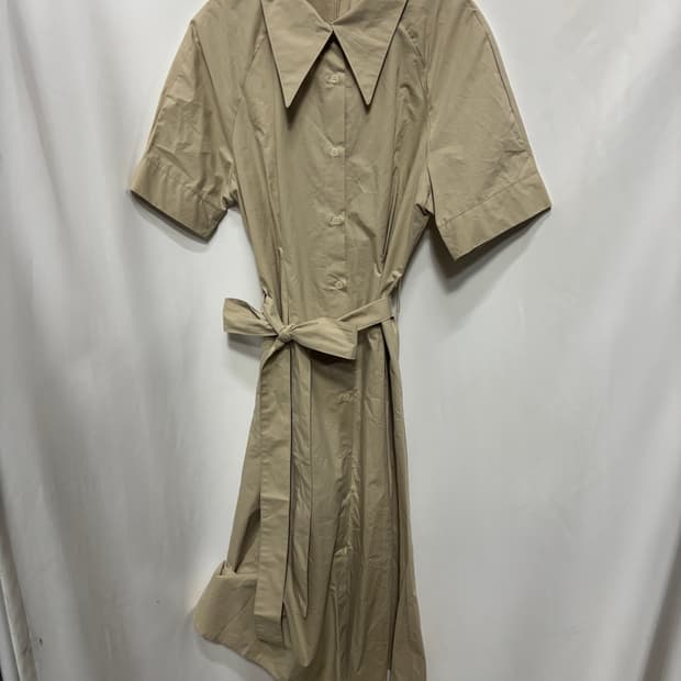 위드 윤 베이지 카라 벨티드 셔츠 원피스