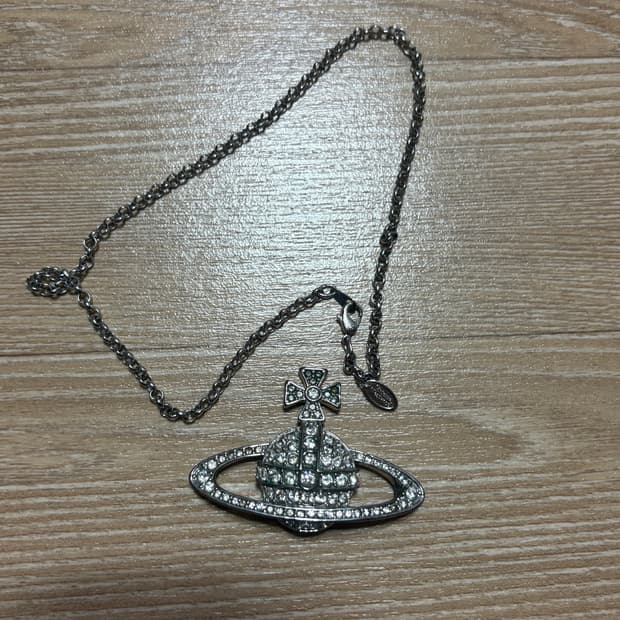 비비안웨스트우드 orb Bas Relief 목걸이