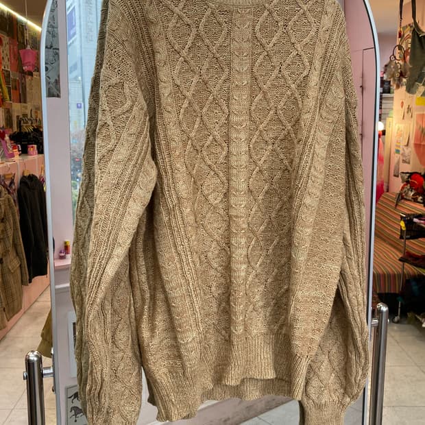 에스닉 베이지 꽈배기 오버핏 니트