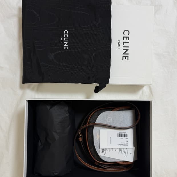 셀린느 미니베사체 판매