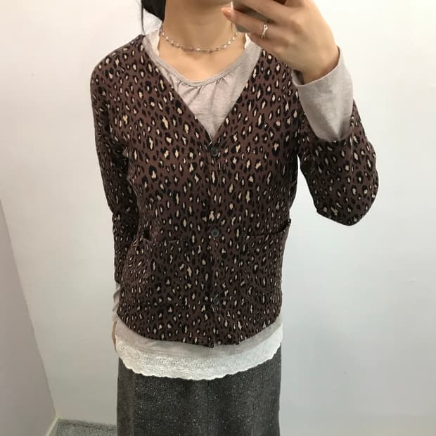 레오파드 7부 포켓 가디건