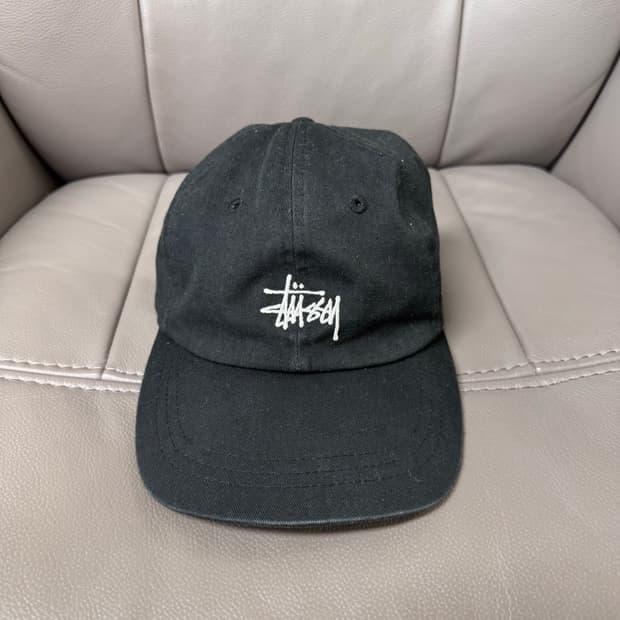 스투시 베이직로고 볼캡 블랙