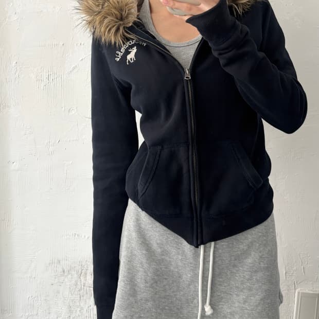 Abercrombie & Fitch 아베크롬비 앤 피치 딥네이비 컬러 울