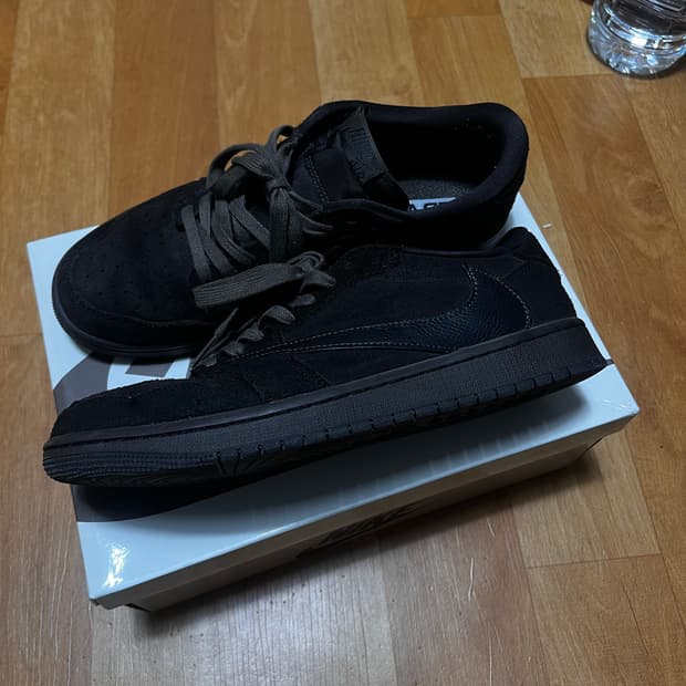 나이키조던x트레비스스캇 로우 OG 벨벳 브라운 270