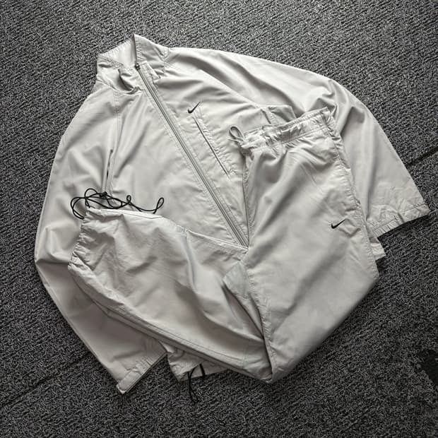 나이키 스우시 00s 올드스쿨 바람막이 셋업 3024