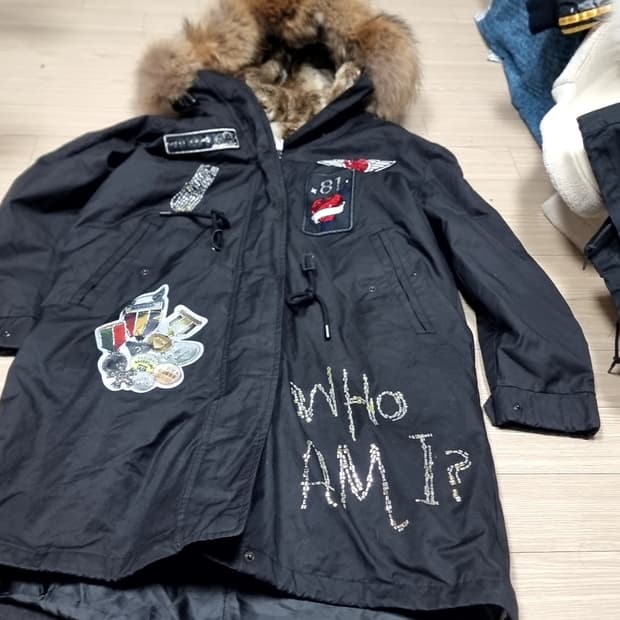 게스진 블랙 패치 후드 퍼 야상 m65개파카(xs)