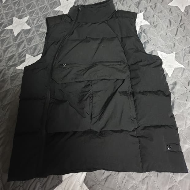 나이키X스톤아일랜드 오리털 방수 조끼 패딩 블랙 (L)