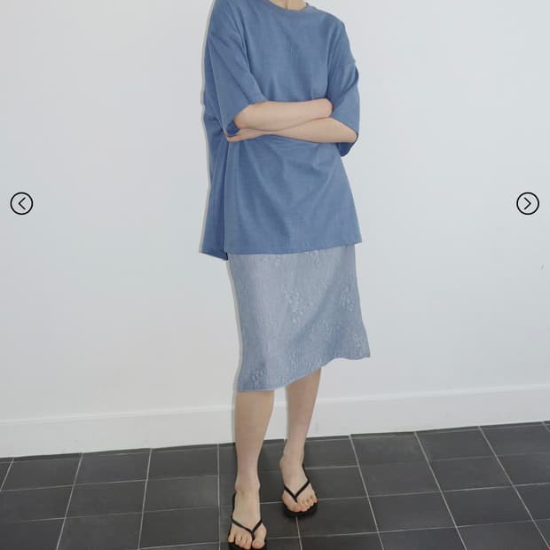 Hwi 휘 AIRE MIDI SKIRT [ICE BLUE]