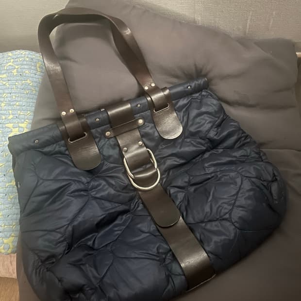 드리스반노튼 퀄팅 레더백 가방