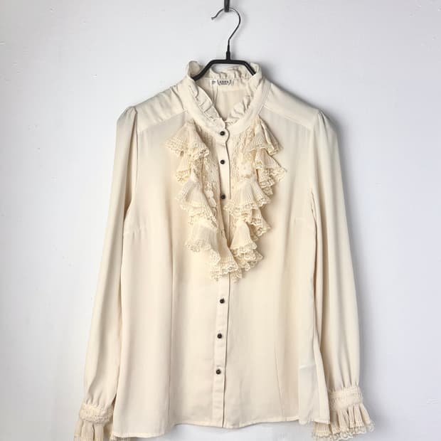 axes femme 러플 블라우스