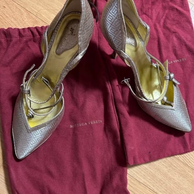 보테가베네타 스틸레토