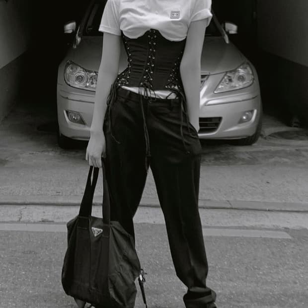 코르색 블랙 탑