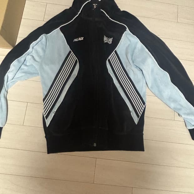 니들스 팔라스 트랙 자켓