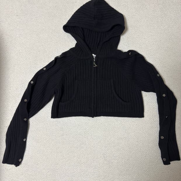 애프터아워즈 버튼 울니트 집업