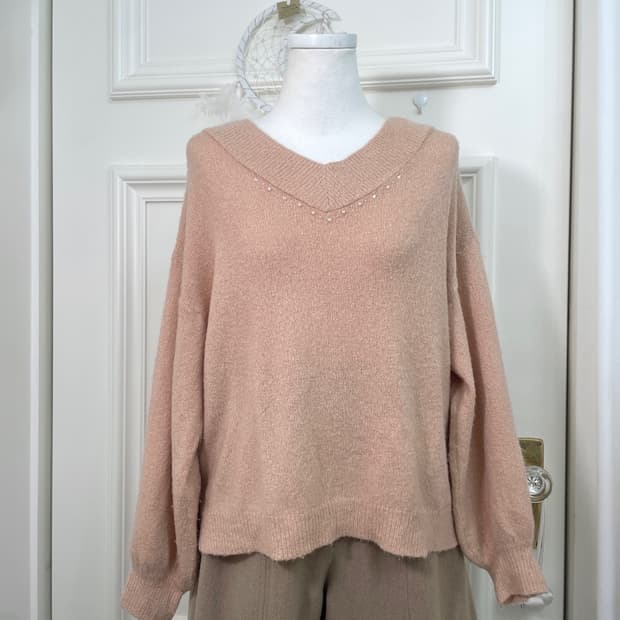 EARTH pink beige v-neck soft knit top