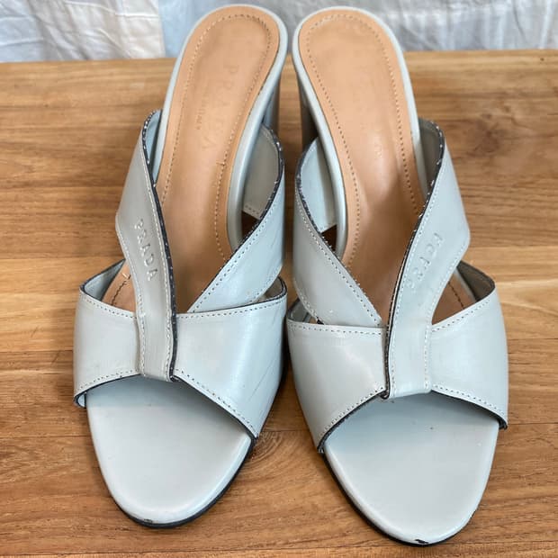 프라다 그레이 뮬 235-240