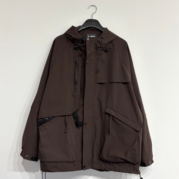 [새상품] 테크웨어 디자인 후드 바람막이